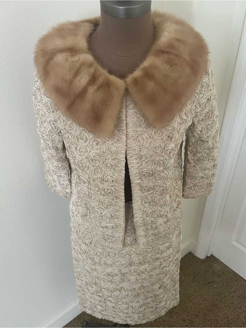 Vintage Maggie Chase Skirt Set with Faux Fur Collar - Picture 3 of 15